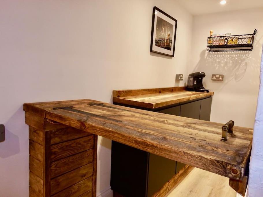 Newly Renovated Stunning Warehouse Apartment Bournemouth Exterior foto
