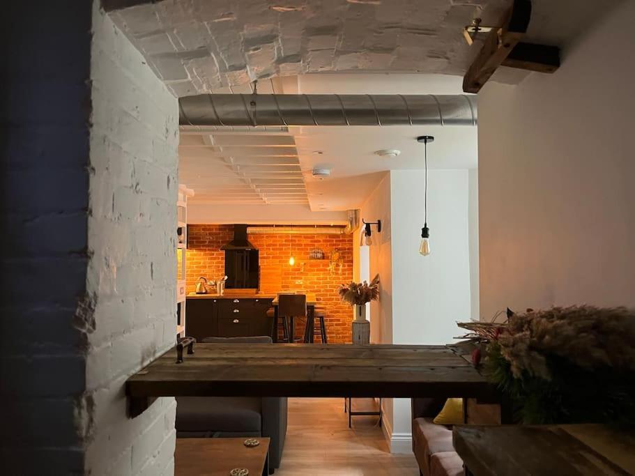 Newly Renovated Stunning Warehouse Apartment Bournemouth Exterior foto