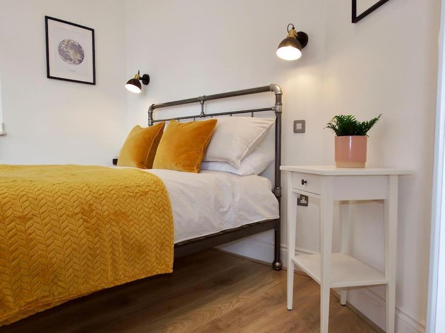 Newly Renovated Stunning Warehouse Apartment Bournemouth Exterior foto