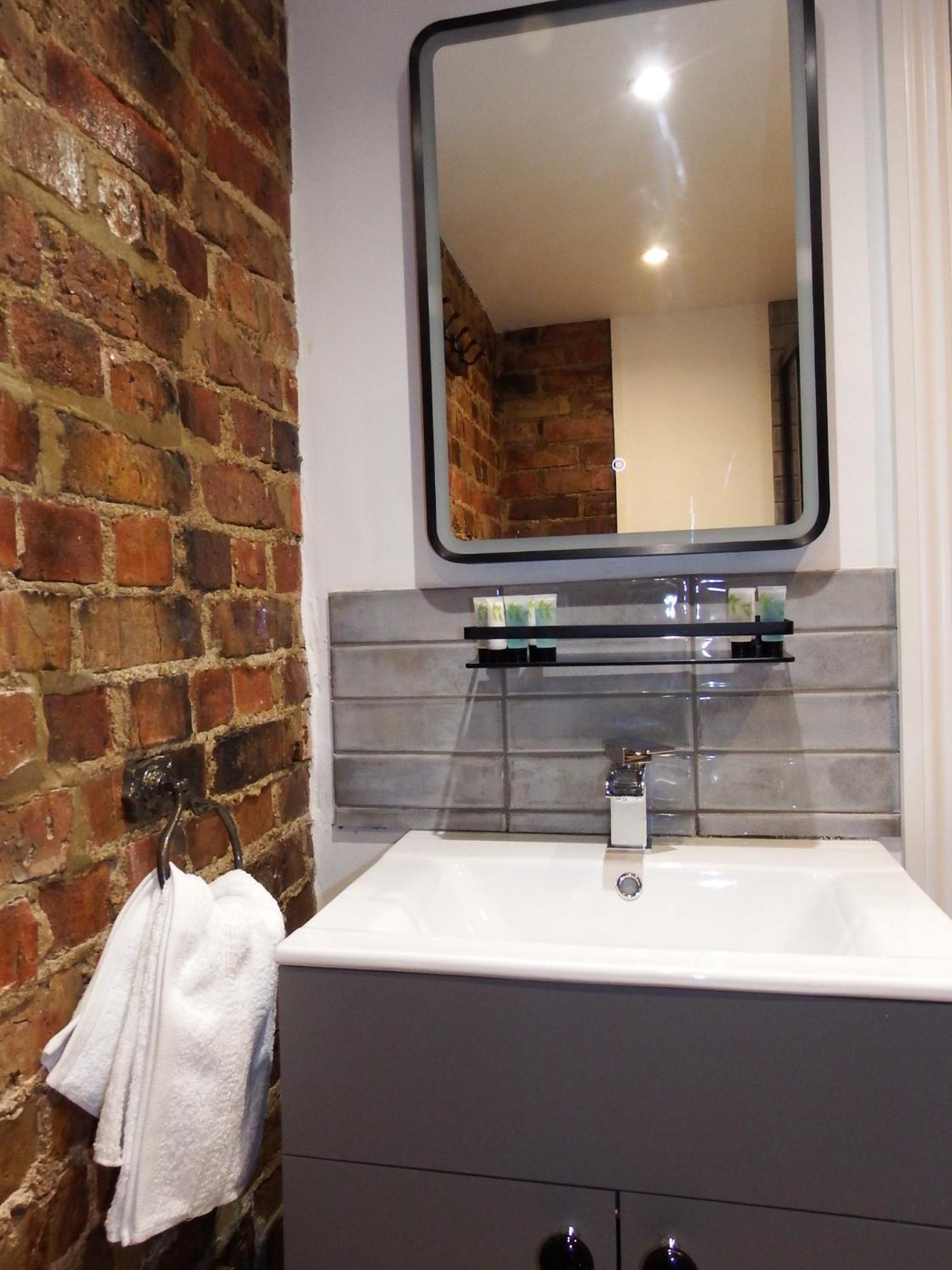 Newly Renovated Stunning Warehouse Apartment Bournemouth Exterior foto