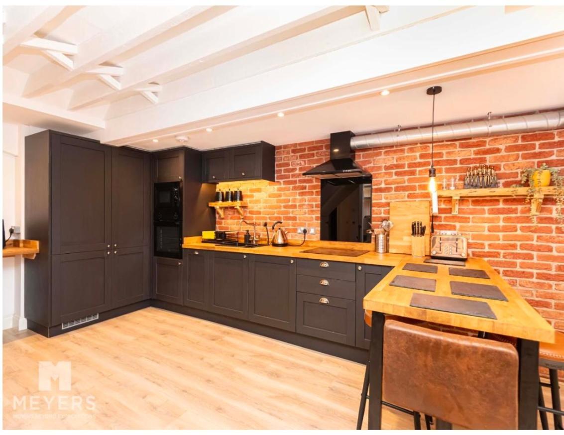 Newly Renovated Stunning Warehouse Apartment Bournemouth Exterior foto